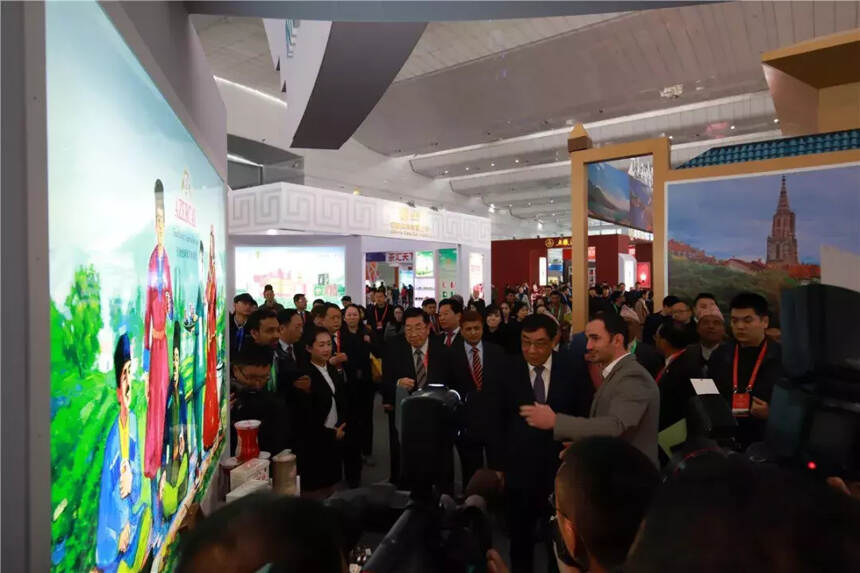 “向世界发出中国茶的最强音”—第三届国际宜宾茶业年会隆重开幕