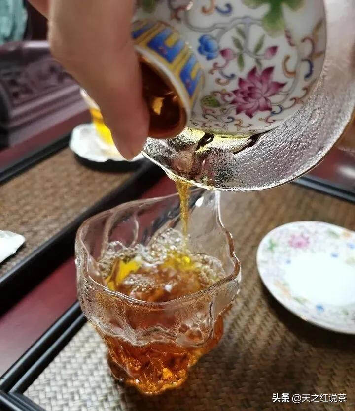 泡茶，茶汤里泡出茶沫怎么办？