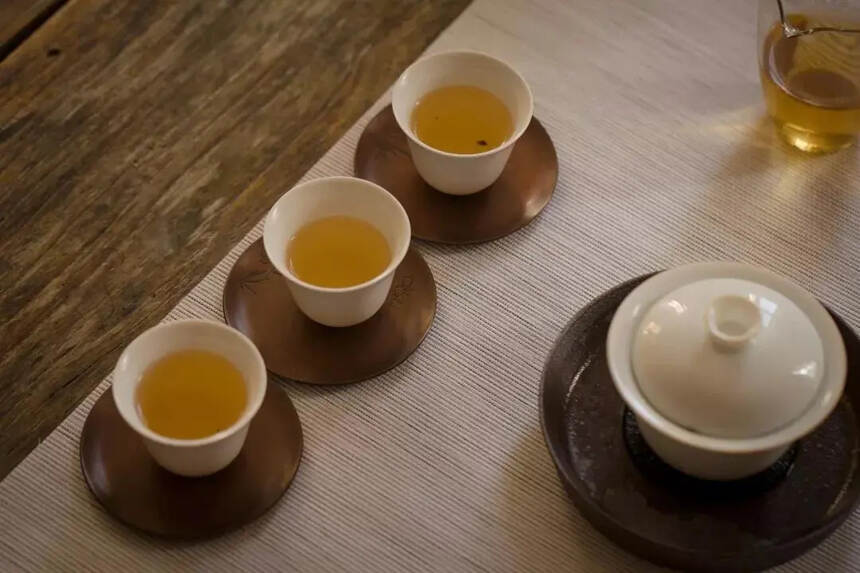 福鼎白茶｜饼茶、散茶？春茶、秋茶？白茶寿眉如何选？