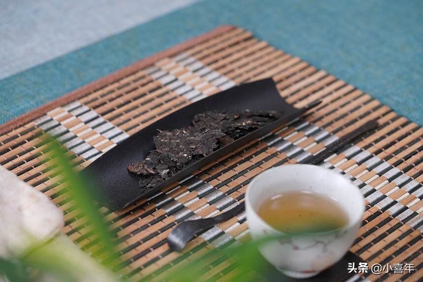 一年茶、三年药、七年宝，陈年白茶为何被奉为茶中珍品？