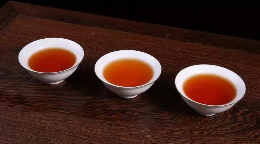 茶圈三大谜团！白茶煮着喝才有味道，红茶要低温冲泡？