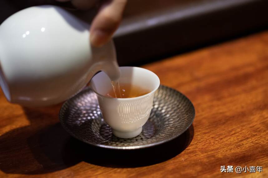 未过“退火期”的岩茶不仅上头，还会上火？