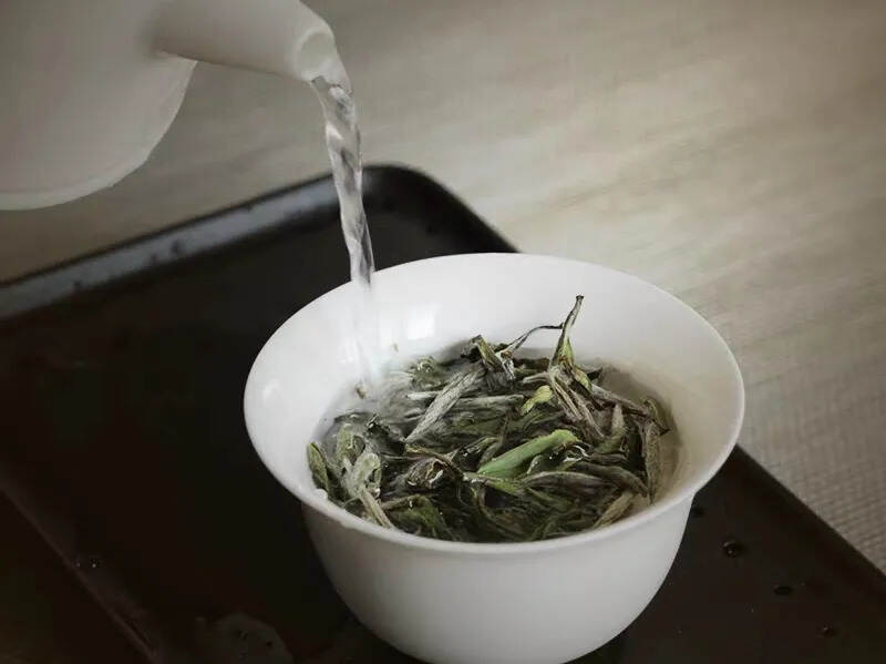 泡茶时五种注水手法，你的茶适合哪一种？