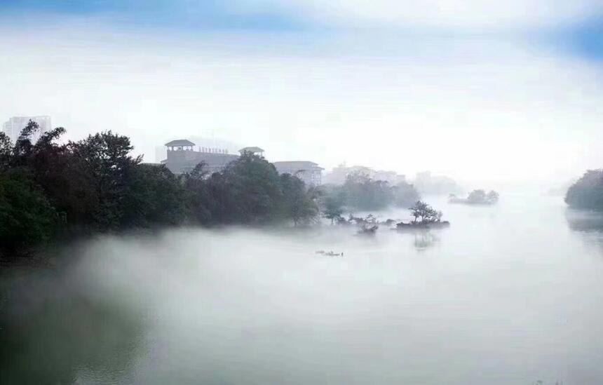 烟花三月漓江景