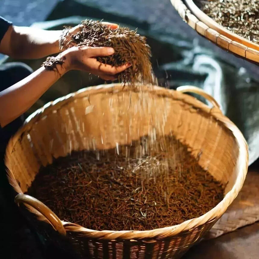 夏日一杯云南凤庆滇红，香甜登场，续杯不断