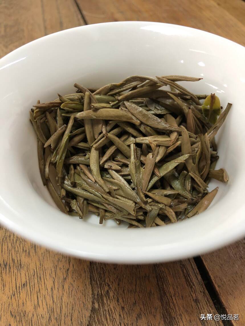 白毫银针老茶贵吗？2016年的白毫银针老茶，入口生香，回味无穷