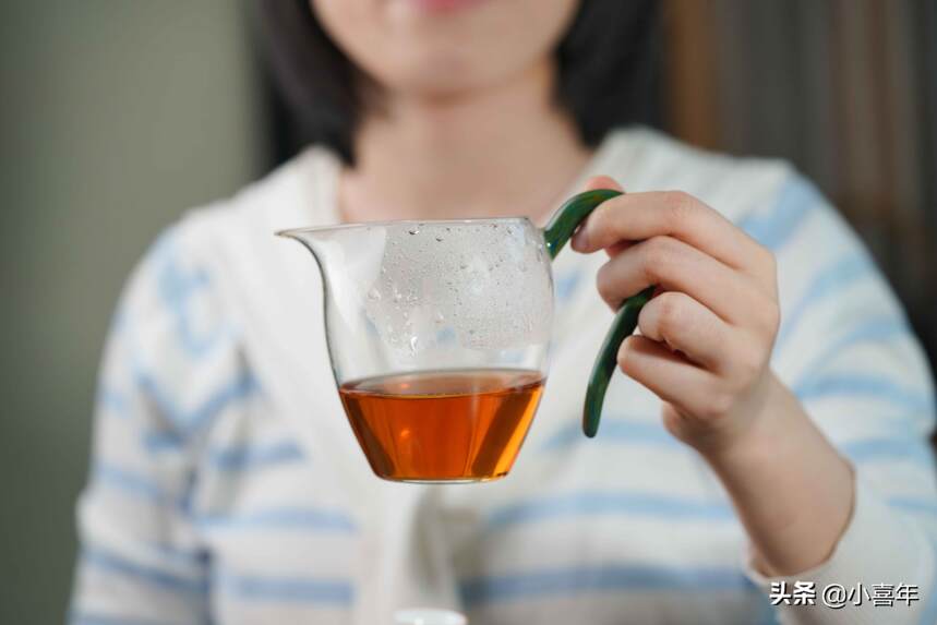 你泡的茶为什么没有别人泡的茶香？记住这个实用泡茶手法