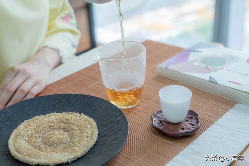 花间一壶茶，独饮清风里