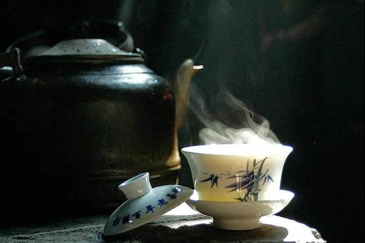 春节：一年将尽夜，且共一杯茶