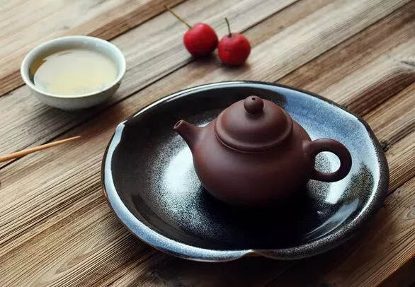 泡茶时，茶汤要不要出尽？