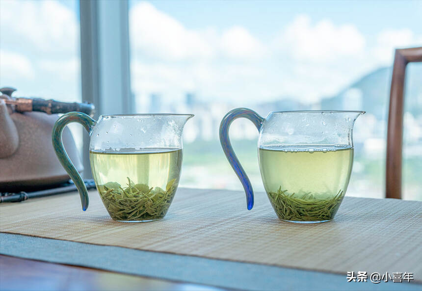 为什么绿茶喝起来比其它茶类更“鲜爽”？与这些因素有关