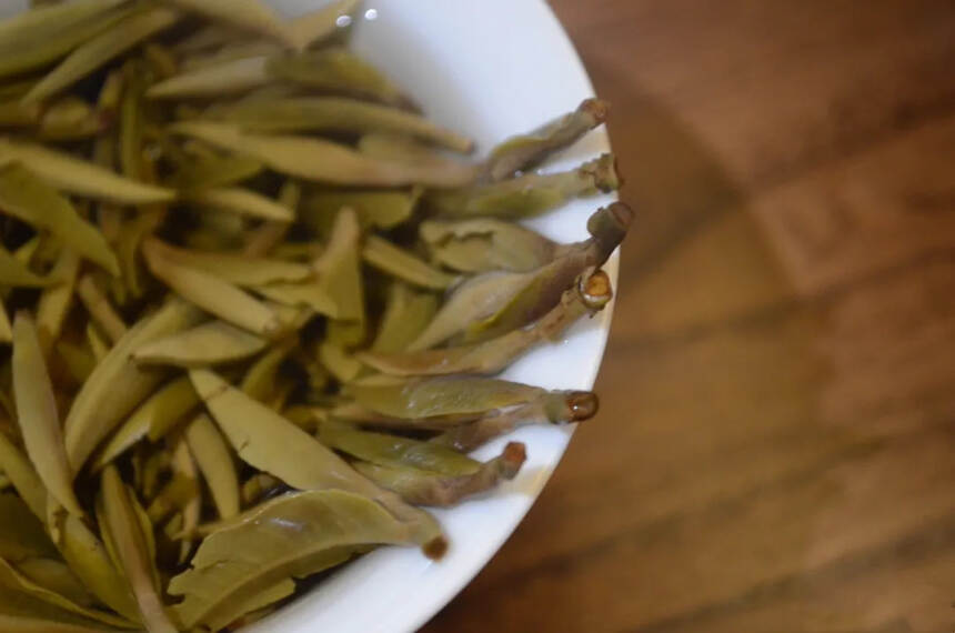 白茶存久了，会有仓味，酸味？白茶圈六个谣言，今天逐个击破