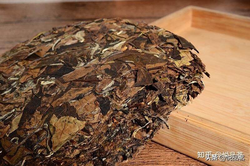 老白茶具体是属于什么茶类？陈年老白茶适合什么时候喝？