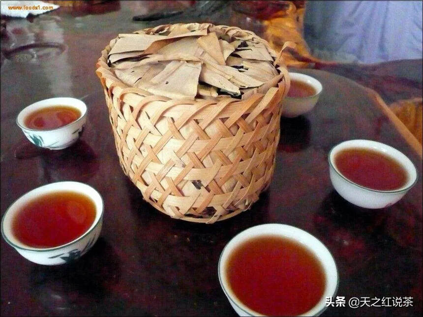 迎客松下，茶香旖旎满山飘