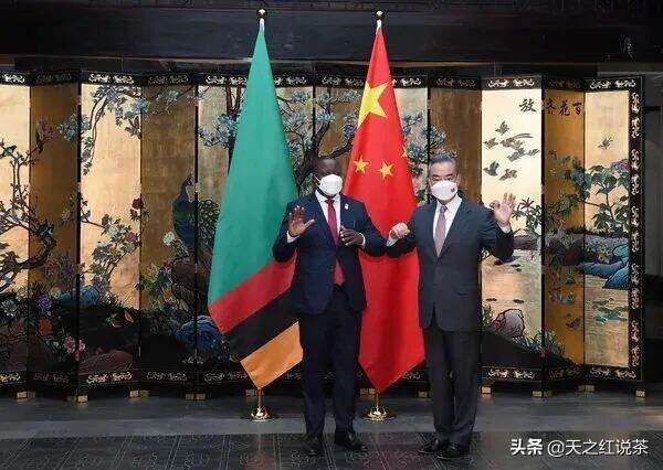 王毅同赞比亚外长卡库博，在安徽屯溪举行会谈