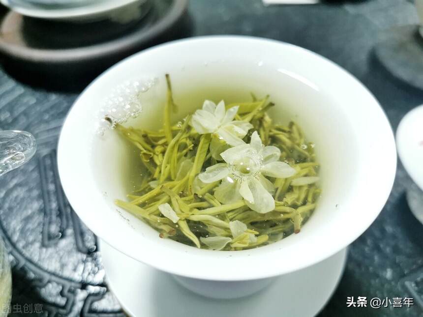 喝岩茶的瞧不起喝花茶的？你知道一杯花茶是如何“炼成”的吗？