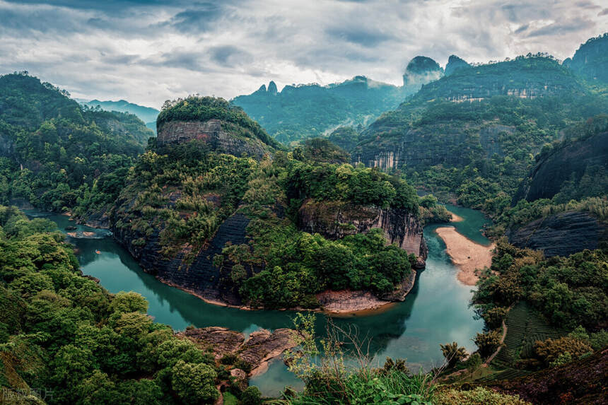 如果在福建舰上喝福建茶，有哪些茶值得喝？