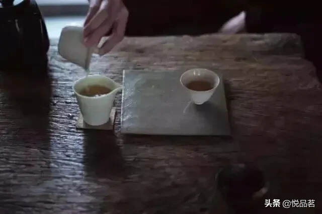 品一杯茶，静一静心，沉淀世间浮华