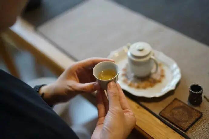 茶汤滋味是如何形成的？好的福鼎白茶，要讲究甜度吗？