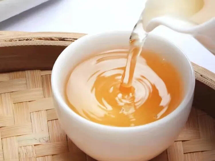 福鼎白茶｜饼茶、散茶？春茶、秋茶？白茶寿眉如何选？