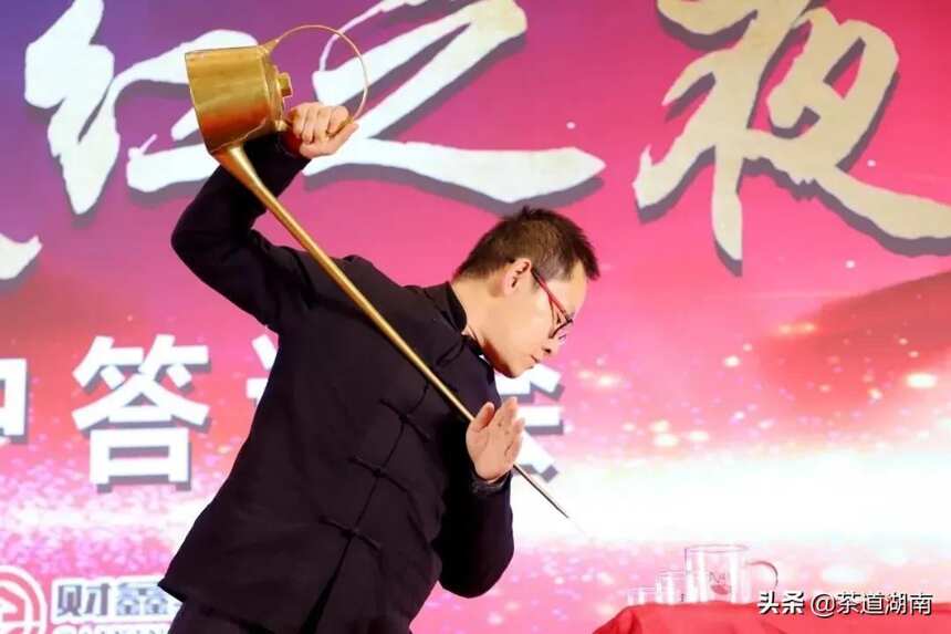 武陵红，中国红，一定红！---2021武陵红之夜客户答谢会举行