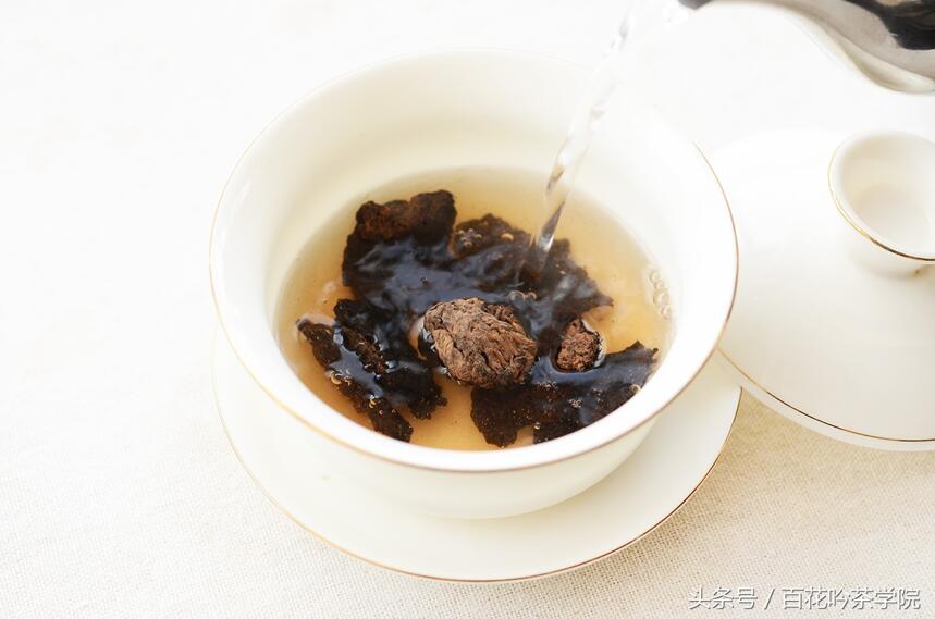 揭秘：老茶头从边角料到茶中珍宝的转身