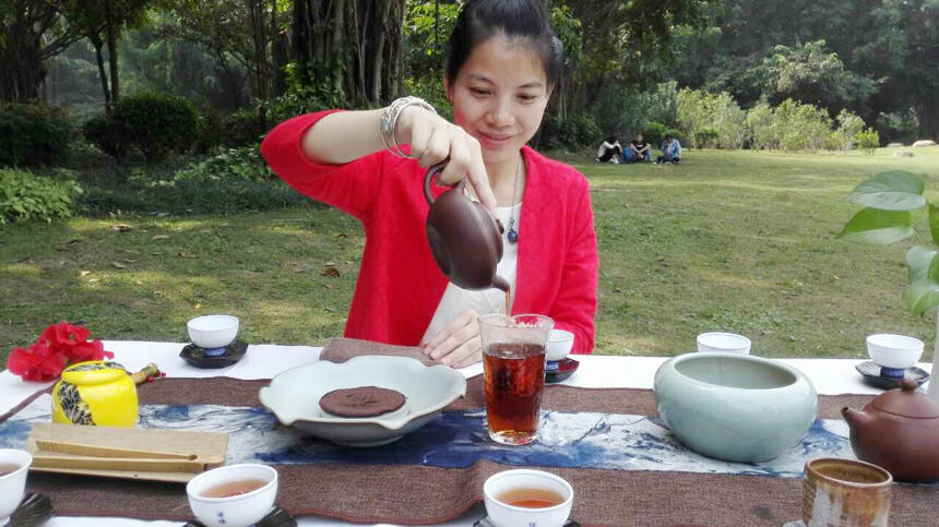 十年茶的一次聚会，就在广西南宁南湖公园