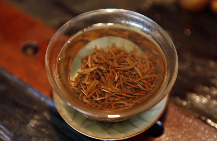 金芽金骏眉红茶是什么类别的茶，常喝对身体有什么好处？