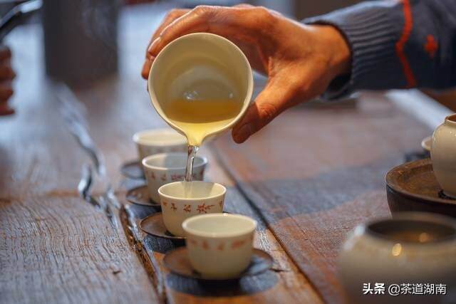 与朋友喝茶，时间永远不够