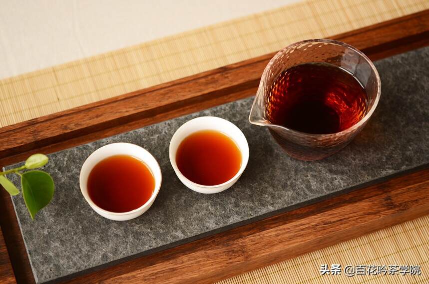 春茶季，怎样辨别新茶和老茶？