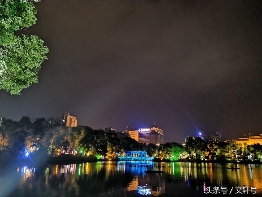 夜游桂林城，榕湖好夜色