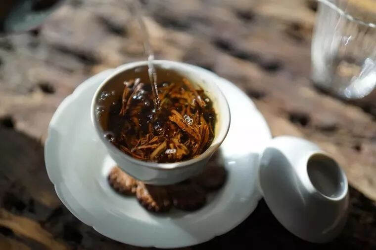 以润茶识 | 茶叶都会过期吗？说说六大茶类的保质期与存储