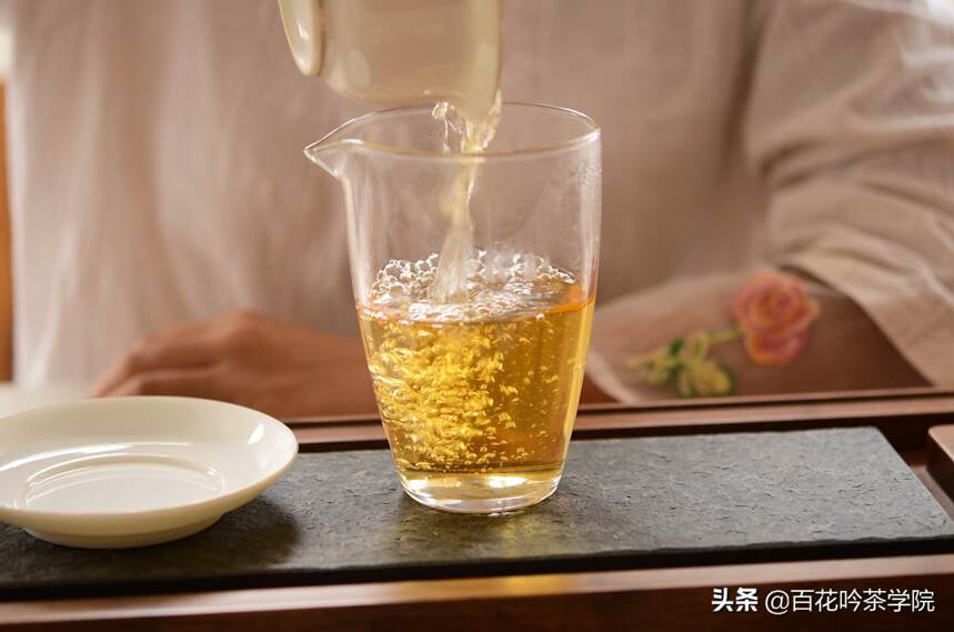 春茶季，怎样辨别新茶和老茶？