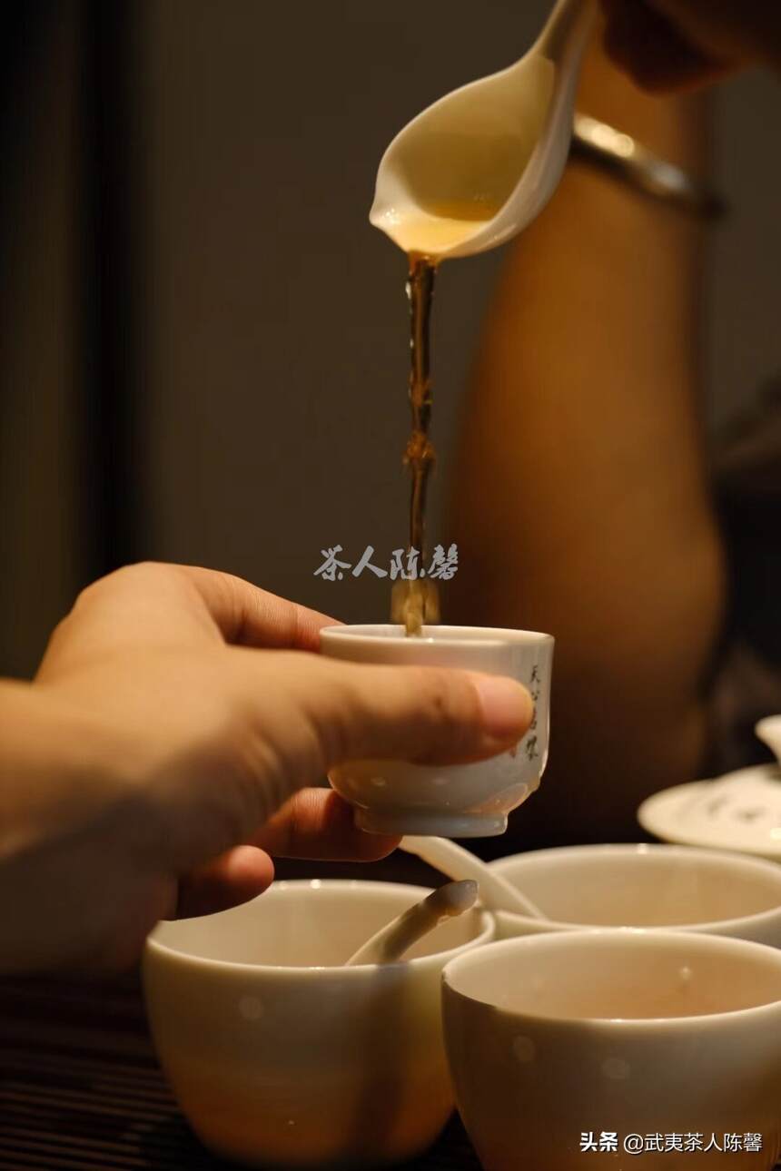 过年喝茶，怎么评论茶品才会显得高级感满满呢？