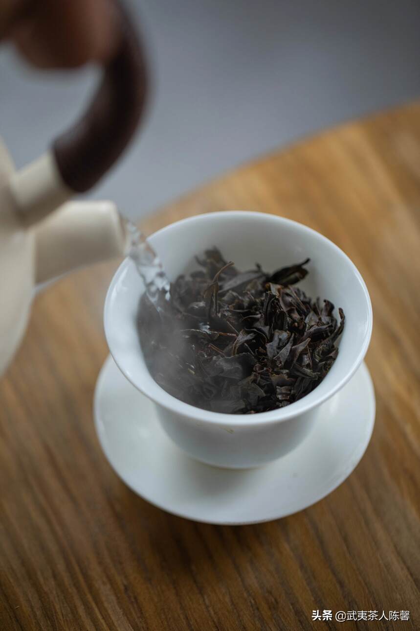 什么样的茶才算是返青了？返青的岩茶怎么处理？