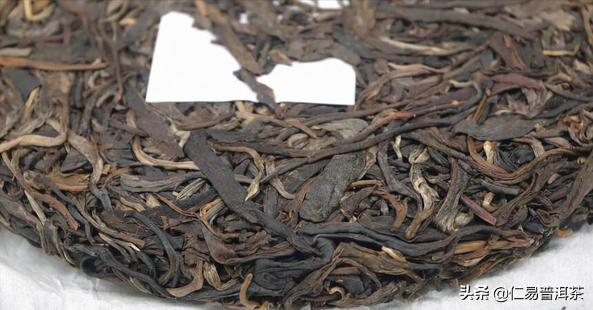 号级茶为何是粗枝大叶的拼配呢？普洱茶拼配的秘密