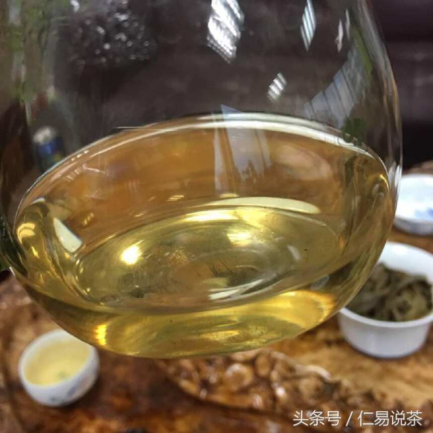 仁易说茶：茶叶美文需效果支撑，普洱茶的世界要简单还要去掉水深