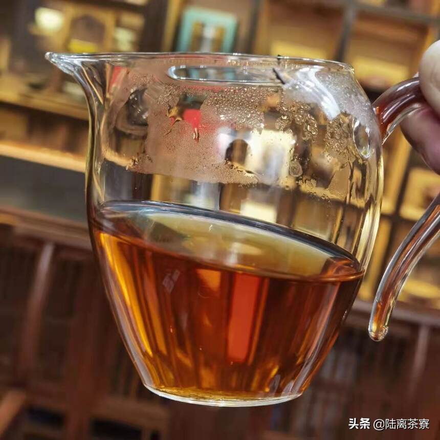 一饼百万，价超黄金？聊聊大藏家是如何玩转普洱茶升值的