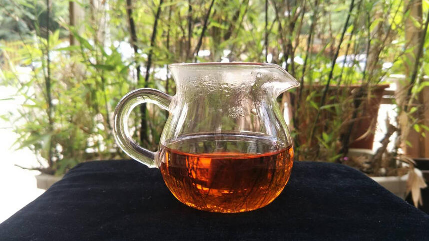 老徐鉴茶第133期：限量版带红书的古树茶品鉴报告（广西茶友寄）