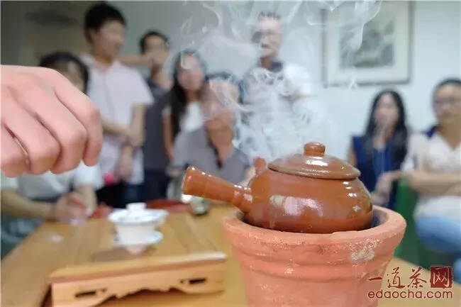 茶杯里的智慧 漫谈潮汕工夫茶的科学性