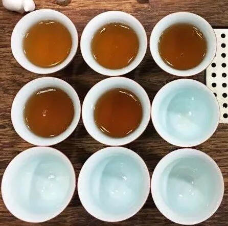 中期茶：2002年中茶绿印无飞红丝带