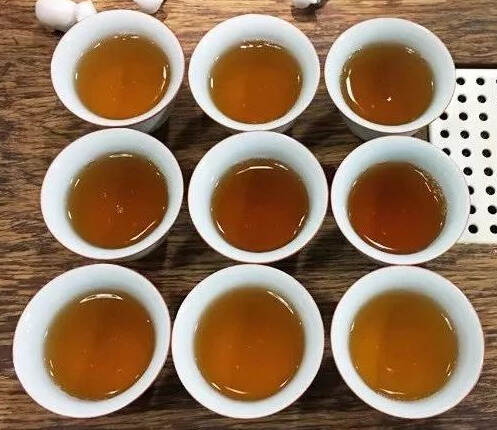 中期茶：2002年中茶绿印无飞红丝带