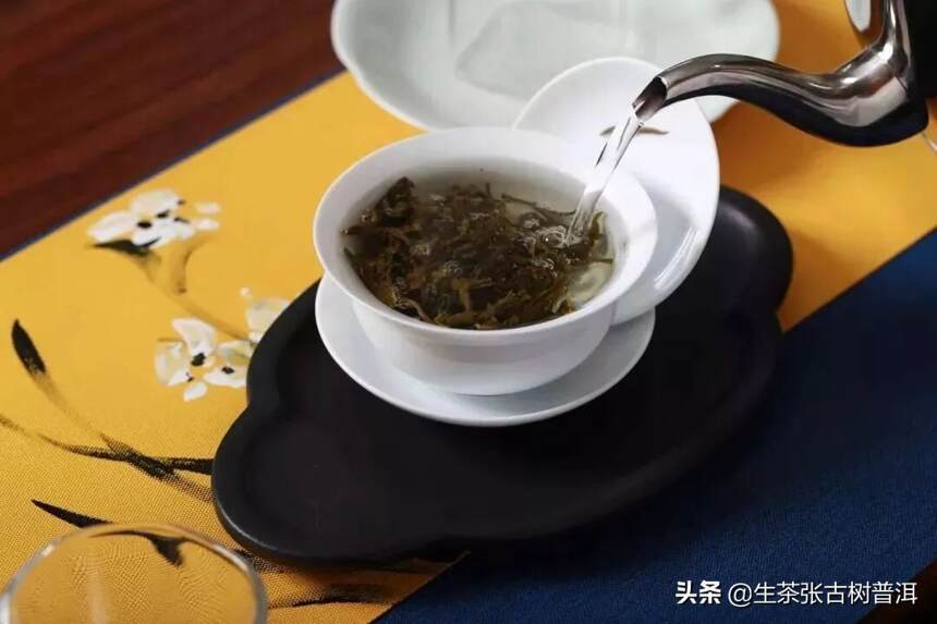 喝普洱茶时，遇到不懂茶的该怎么办？提醒还是忽视？