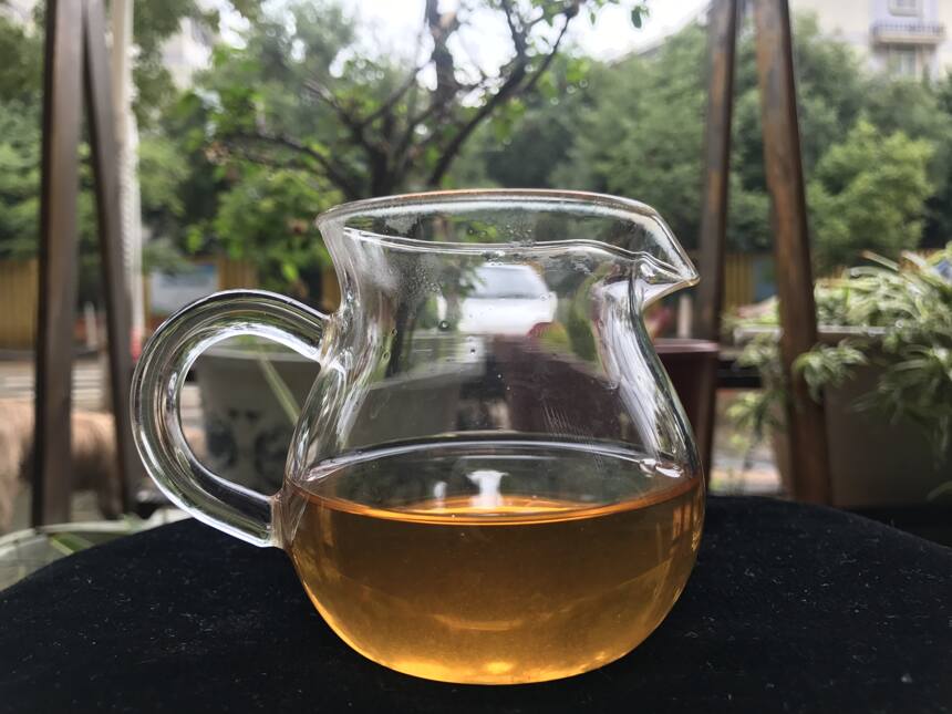 老徐鉴茶242：未标注任何信息的普洱生茶品鉴报告（广西茶友寄）