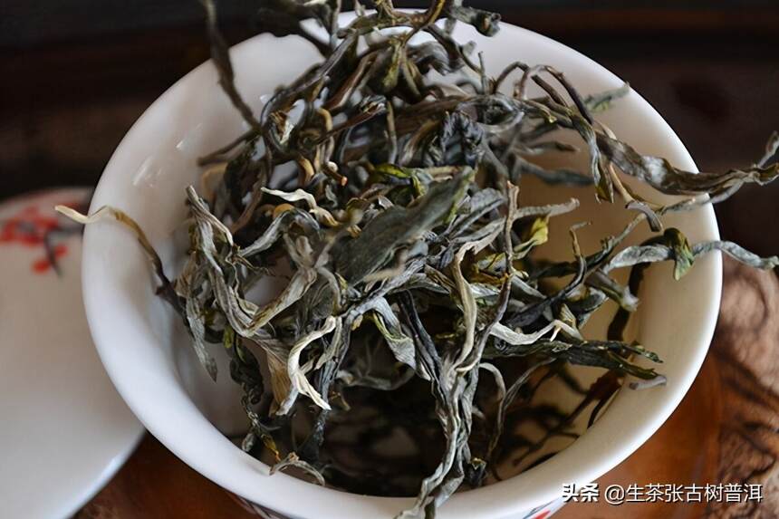 为什么普洱茶饼能长期保存，普洱散茶却不可以？两者有何区别？