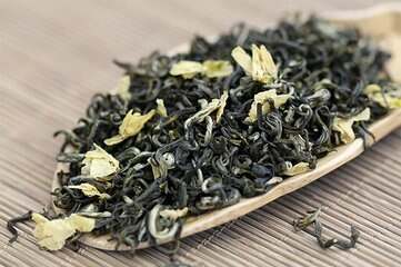 老徐谈茶93期：普洱茶是不是夏茶就从形、韵、茶底、干茶看—图文