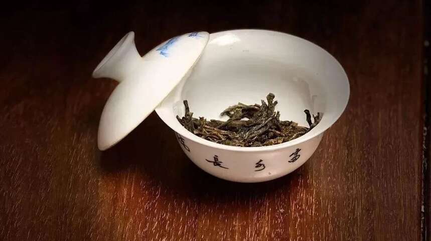 闲赋在家，品茶养心