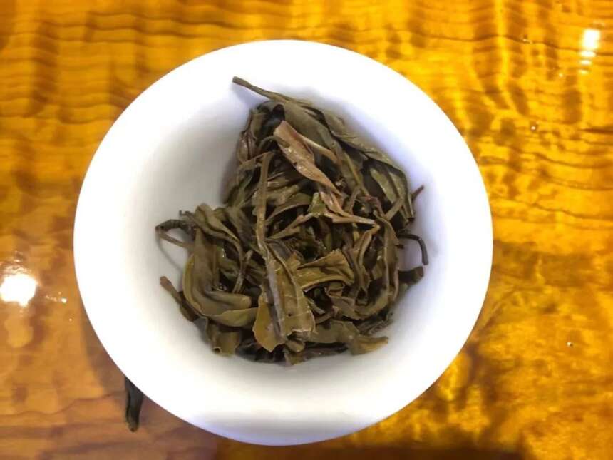 老徐鉴茶491期：2015年忙肺古树纯料春茶品鉴报告（云南茶友寄）