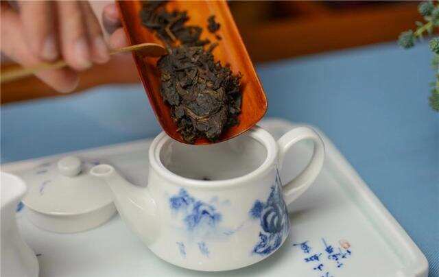 普洱品鉴：九十年代中期勐海茶厂出品销台无纸茶砖