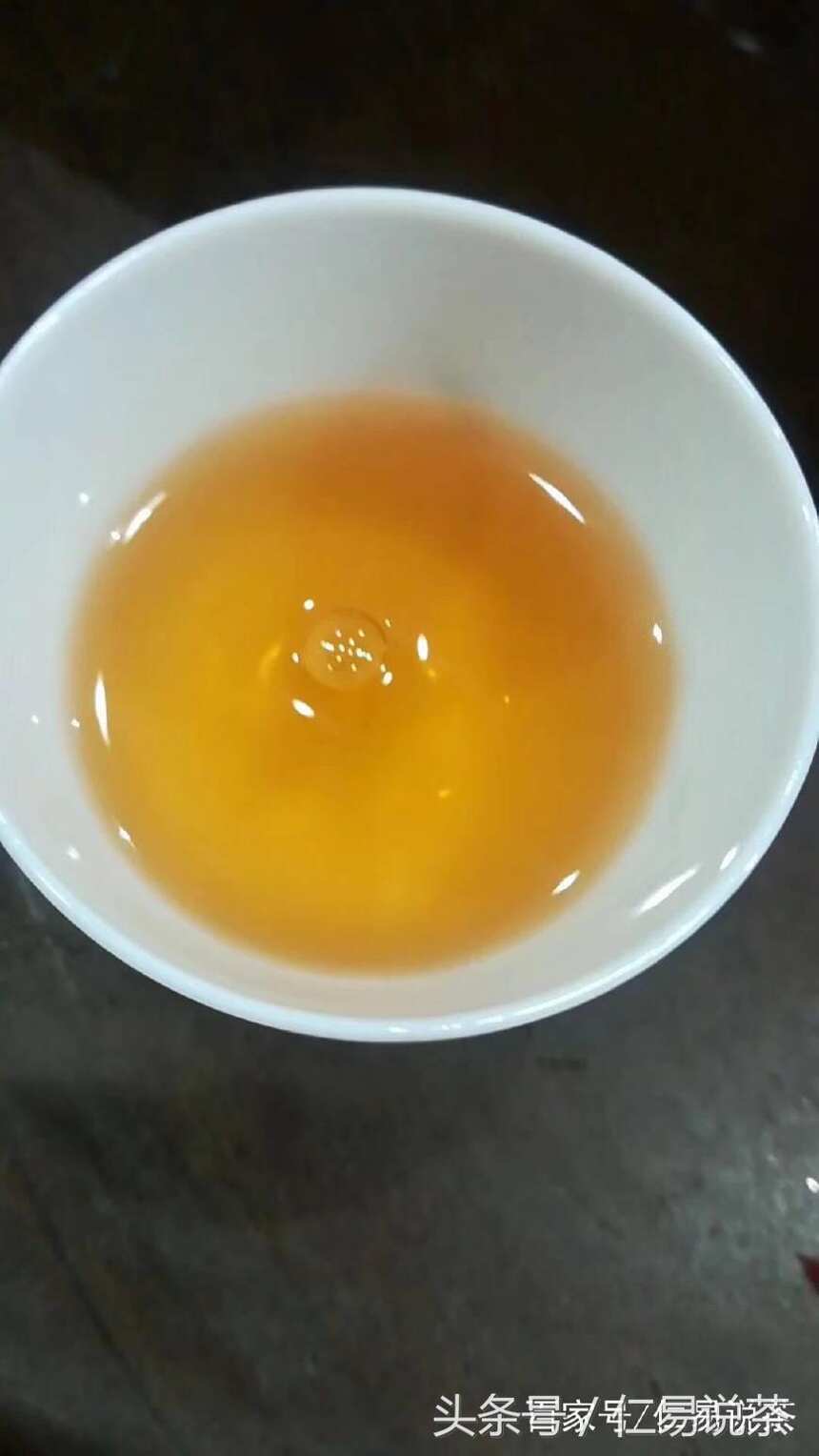 仁易说茶：普洱茶与白茶两者之间，你会选哪一种茶做为日常饮用？